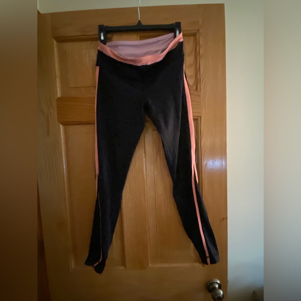 Lululemon Ladies leggings - Black w/peach stripe and waistband- Size 6 - Picture 2 of 8